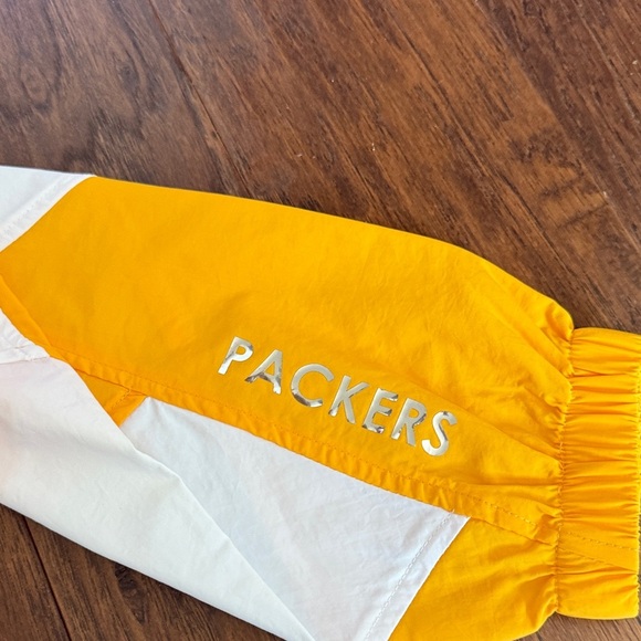 Green Bay Packers Pullover Jacket - Picture 2 of 6